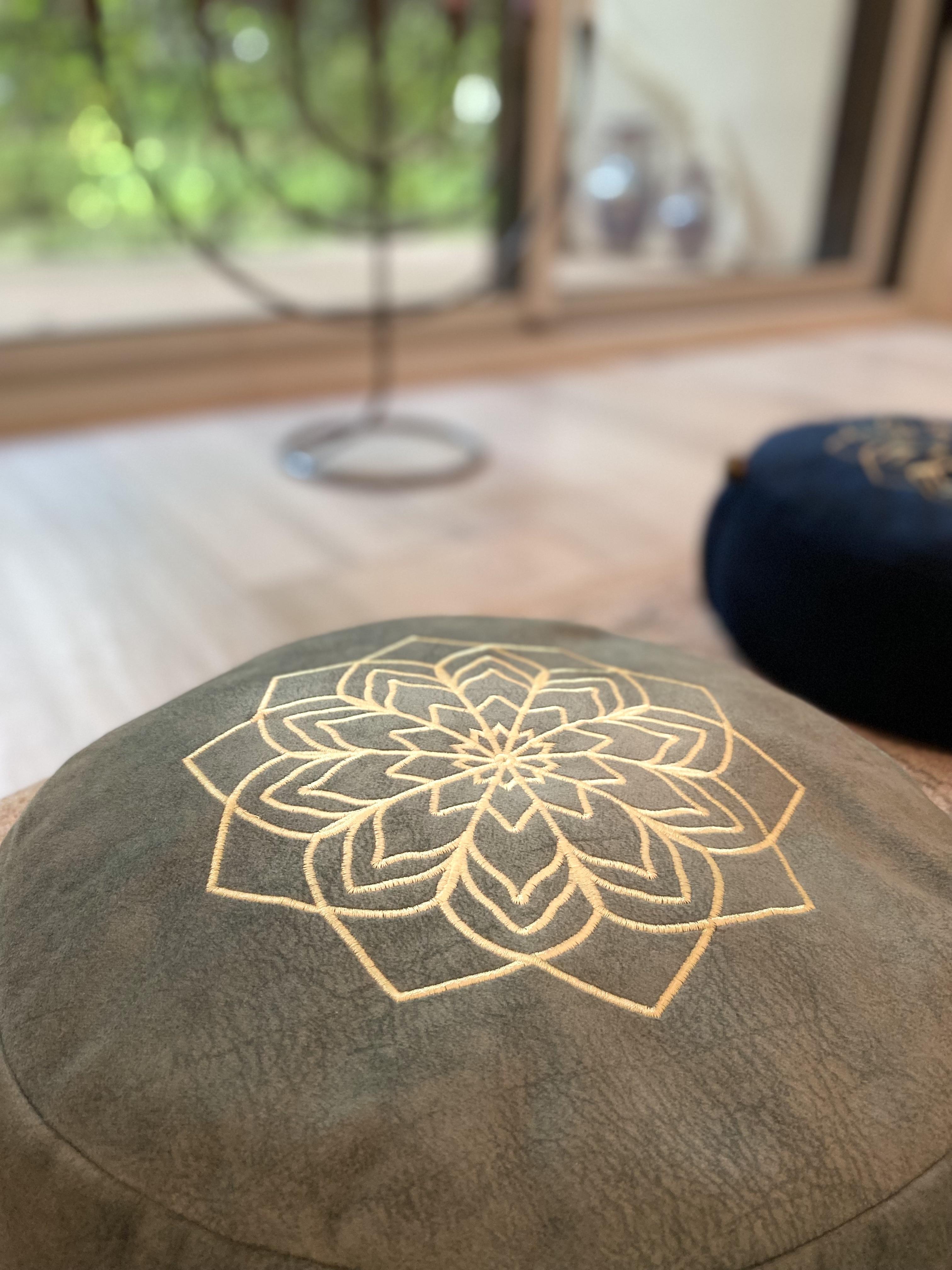 Coussin de méditation avec mandala